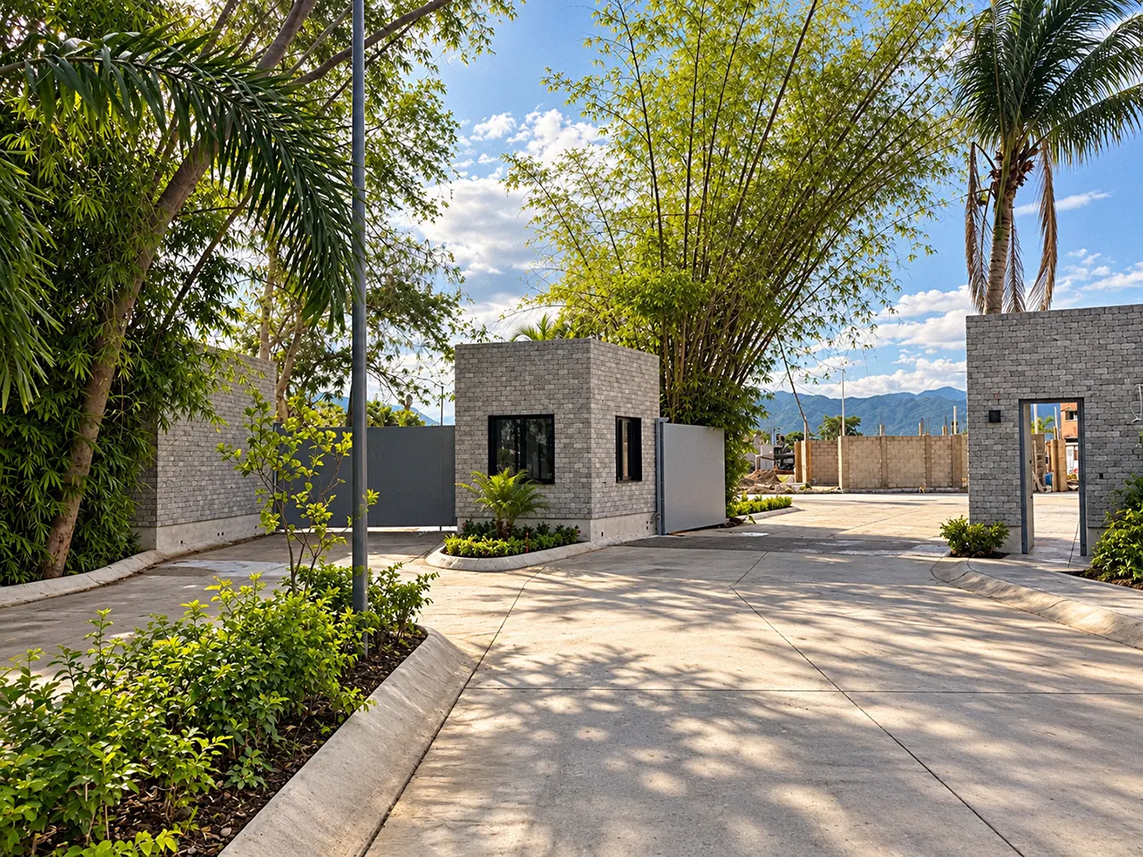 Entrada y vialidades terminadas de Naranjo Residencial en Puerto Vallarta